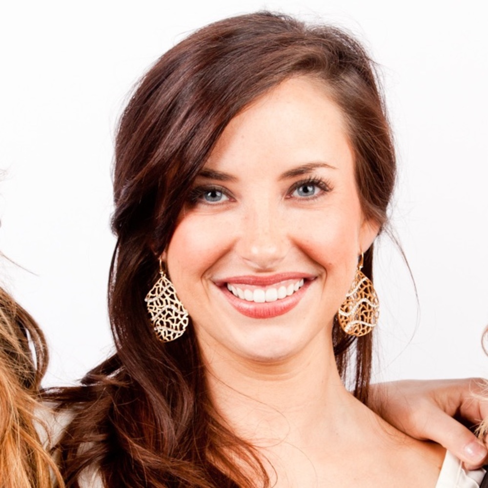 Meet your Posher, Rhea